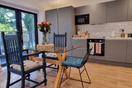 Beautiful Apartment Overlooking A Garden Londyn Zewnętrze zdjęcie